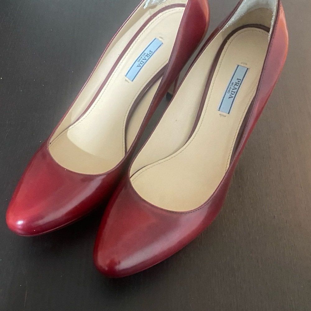 PRADA - Red Rounded High Heels Authentic